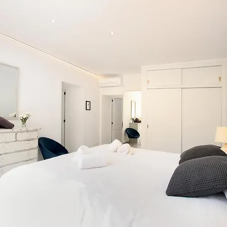 Holiday home Beeindruckende Grosse Papa Mit Privatpool *