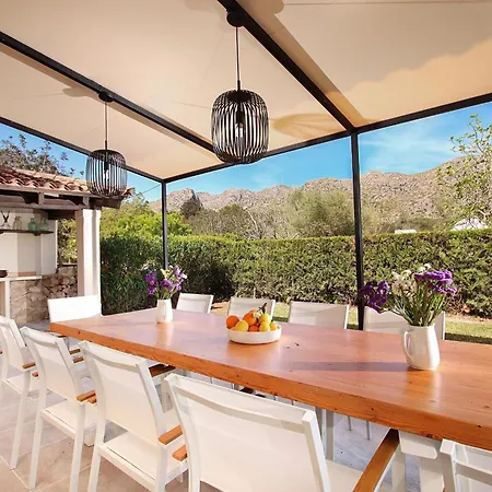 Beeindruckende Grosse Papa Mit Privatpool Holiday home